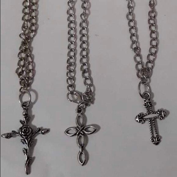 Cross Chain - Picture 2 of 2